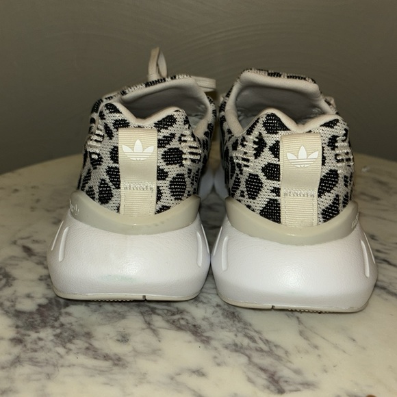 NWT Adidas Swift Run shoes - Picture 3 of 6
